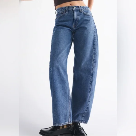 Abercrombie & Fitch Ultra Barrel Blue Denim Jeans - Picture 2 of 6